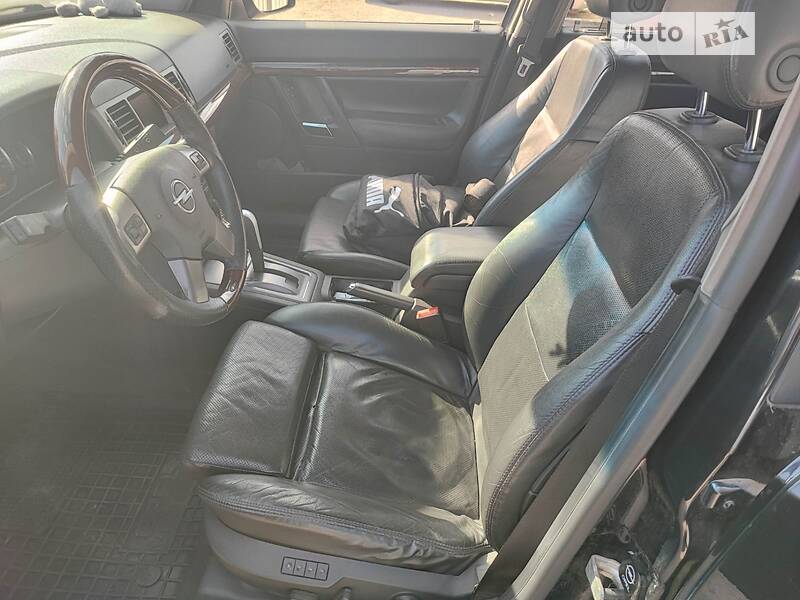 Седан Opel Vectra 2004 в Одесі