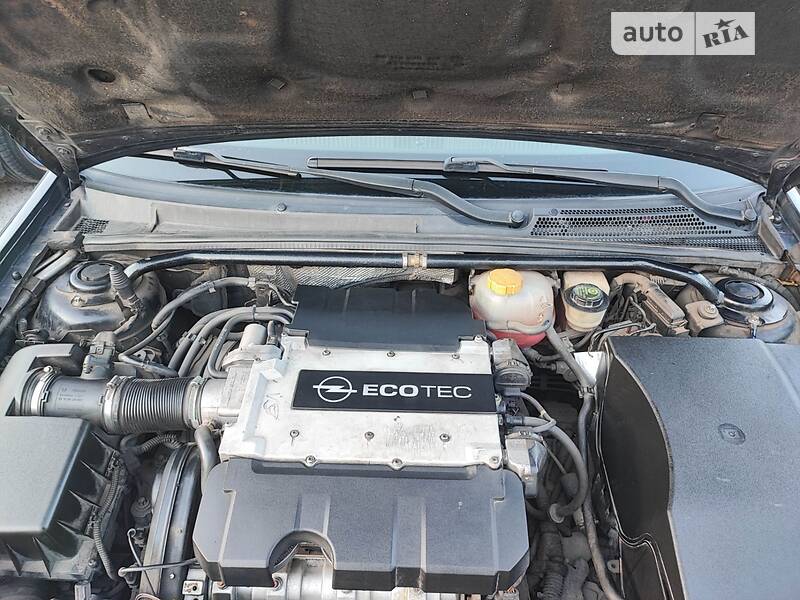 Седан Opel Vectra 2004 в Одесі