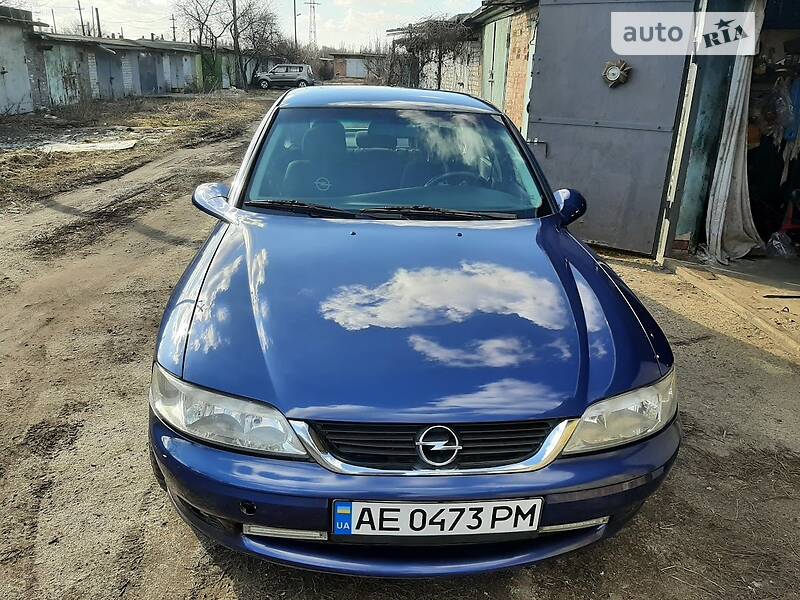 Седан Opel Vectra 1999 в Павлограде