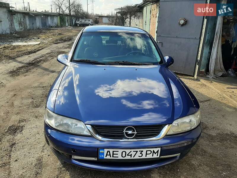 Седан Opel Vectra 1999 в Павлограді