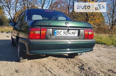 Седан Opel Vectra 1995 в Львове