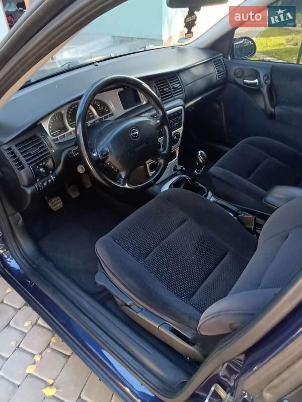 Седан Opel Vectra 1996 в Луцке