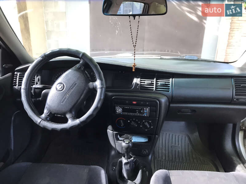 Седан Opel Vectra 1999 в Лозовой