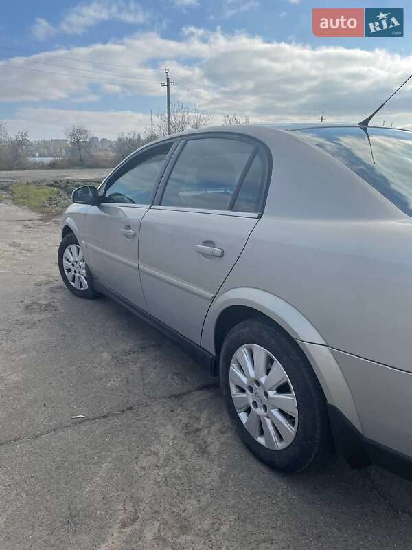 Седан Opel Vectra 2005 в Миколаєві
