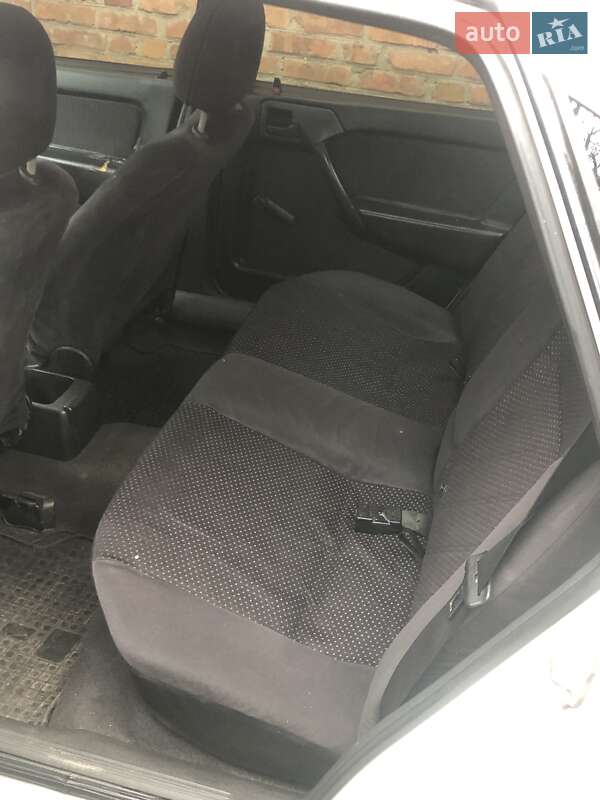 Седан Opel Vectra 1993 в Горішніх Плавнях