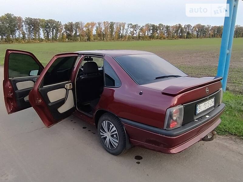 Седан Opel Vectra 1989 в Новых Санжарах