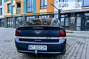 Лифтбек Opel Vectra 2005 в Ивано-Франковске