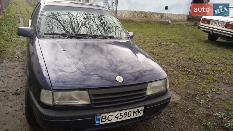 Седан Opel Vectra 1990 в Львове