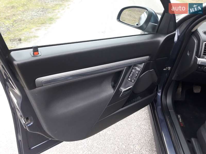 Универсал Opel Vectra 2006 в Турийске