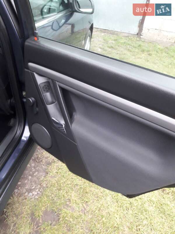Универсал Opel Vectra 2006 в Турийске
