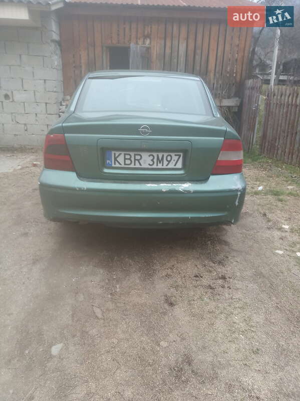 Седан Opel Vectra 1999 в Рахові