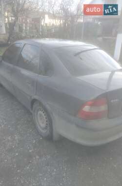 Седан Opel Vectra 1997 в Кельменцах