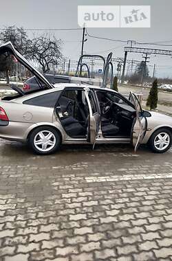 Седан Opel Vectra 1995 в Великом Березном