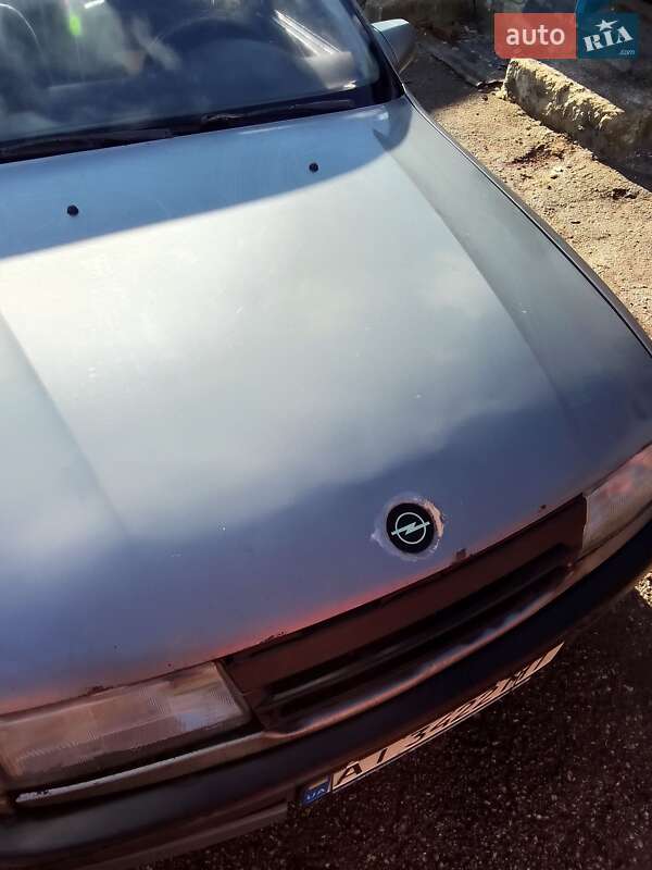 Седан Opel Vectra 1992 в Корсуне-Шевченковском