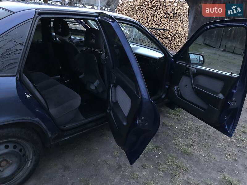 Седан Opel Vectra 1993 в Львові
