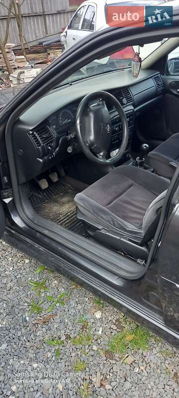 Седан Opel Vectra 2001 в Ужгороде