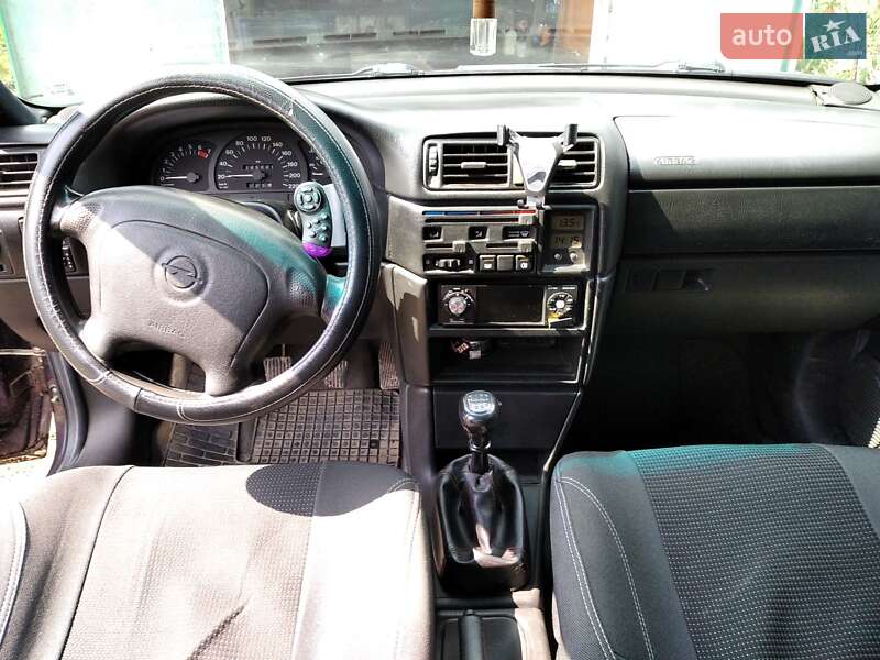 Седан Opel Vectra 1995 в Глобине фото 11 Седан Opel Vectra 1995 в Глобине
