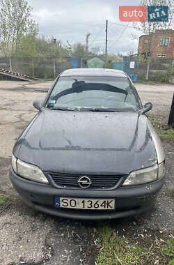 Седан Opel Vectra 1998 в Славянске