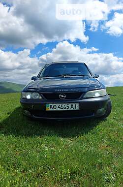 Седан Opel Vectra 1997 в Ужгороді