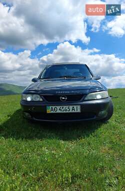 Седан Opel Vectra 1997 в Ужгороде