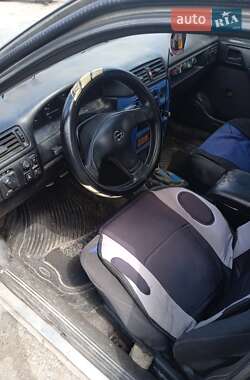 Лифтбек Opel Vectra 1992 в 