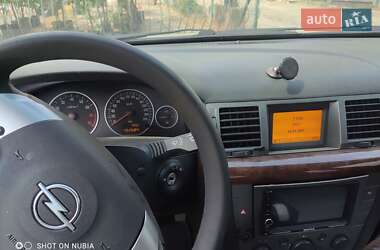 Седан Opel Vectra 2004 в 