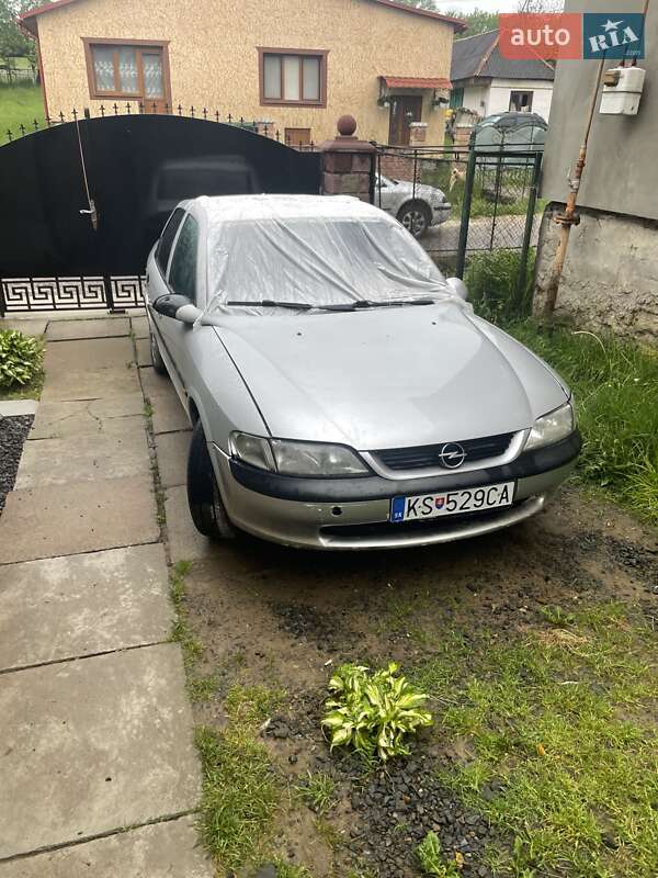 Седан Opel Vectra 1997 в Сваляве