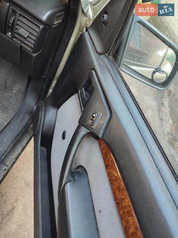 Седан Opel Vectra 1990 в Луцьку