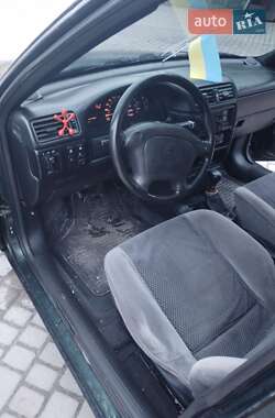 Седан Opel Vectra 1995 в Теофіполі