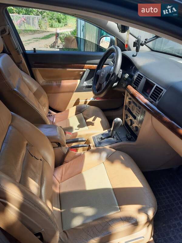 Седан Opel Vectra 2004 в Одессе