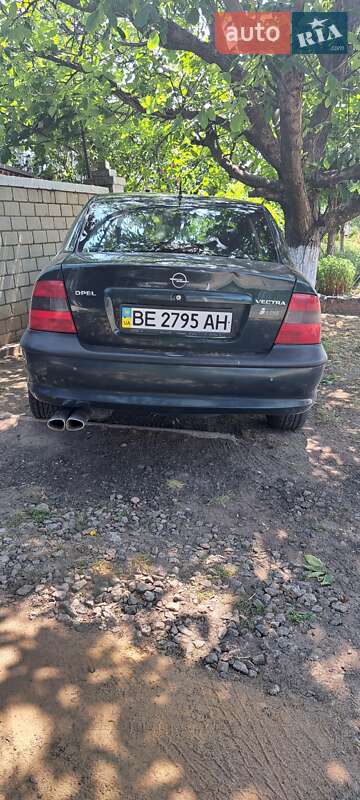 Седан Opel Vectra 1998 в Вознесенську