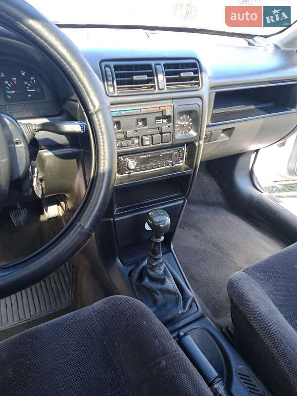 Седан Opel Vectra 1989 в Ивано-Франковске