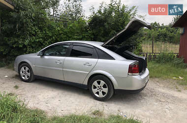 Ліфтбек Opel Vectra 2005 в Стрию