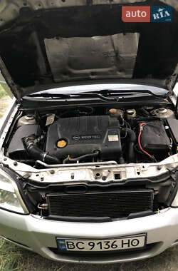 Лифтбек Opel Vectra 2005 в 