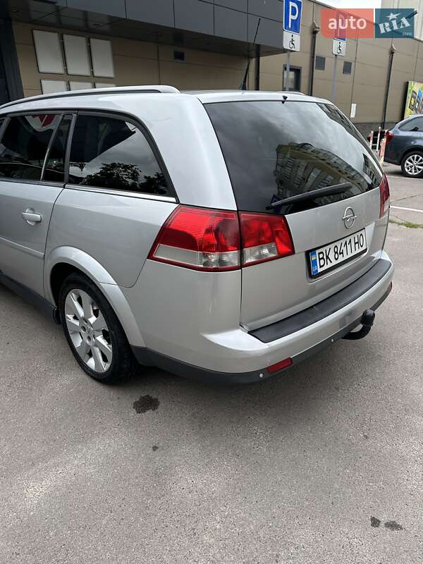 Універсал Opel Vectra 2004 в Рівному
