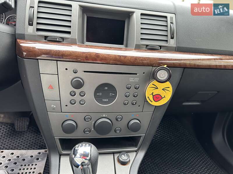 Універсал Opel Vectra 2004 в Рівному