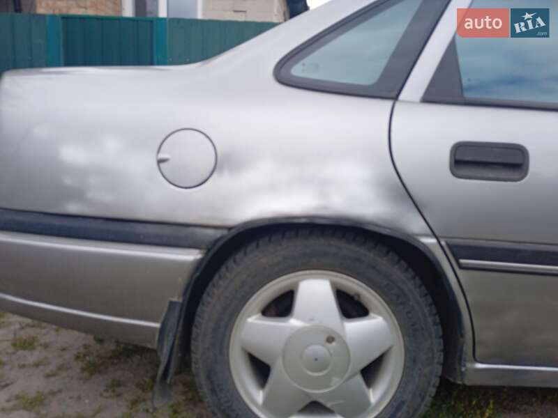 Седан Opel Vectra 1995 в Кременчуге