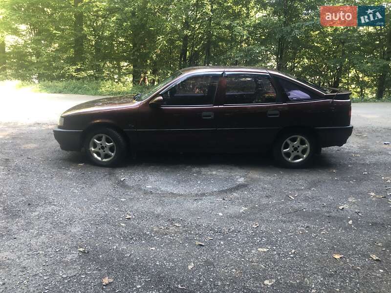 Лифтбек Opel Vectra 1989 в Рахове фото 8 Лифтбек Opel Vectra 1989 в Рахове