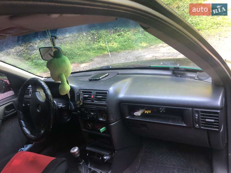 Лифтбек Opel Vectra 1989 в Рахове фото 11 Лифтбек Opel Vectra 1989 в Рахове