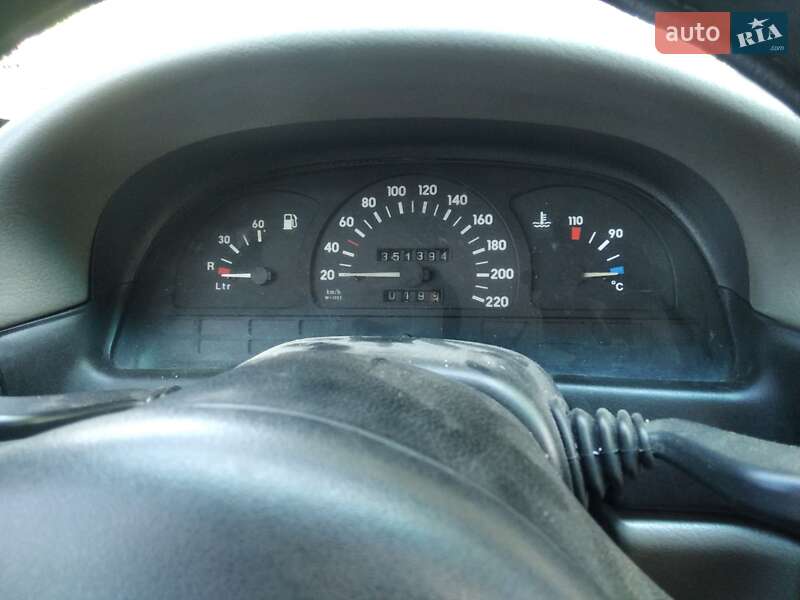 Седан Opel Vectra 1988 в Луцке