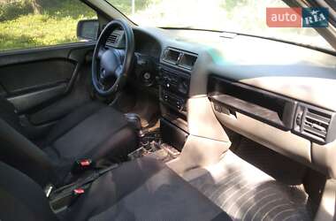 Седан Opel Vectra 1988 в Луцьку