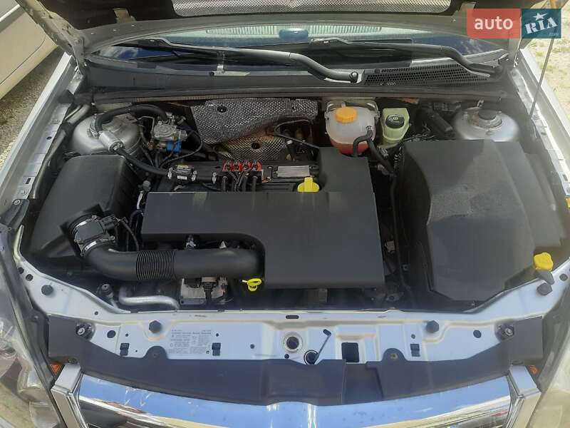 Седан Opel Vectra 2008 в Виннице