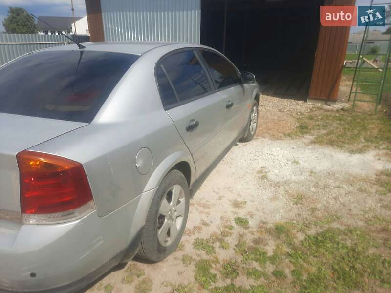 Седан Opel Vectra 2004 в Долині