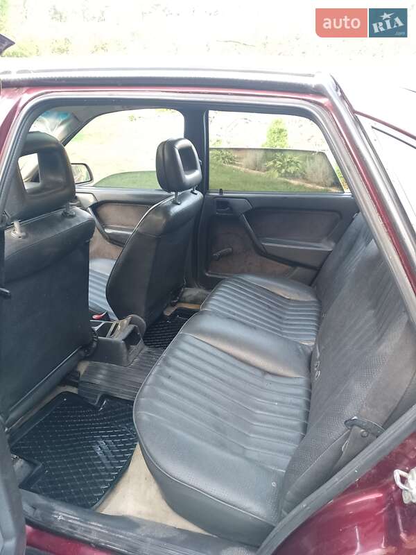 Седан Opel Vectra 1990 в Івано-Франківську