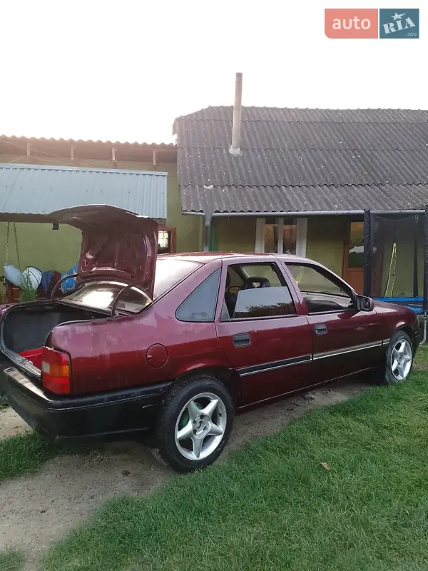 Седан Opel Vectra 1990 в 