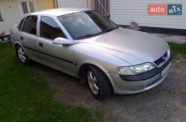 Седан Opel Vectra 1998 в Косове