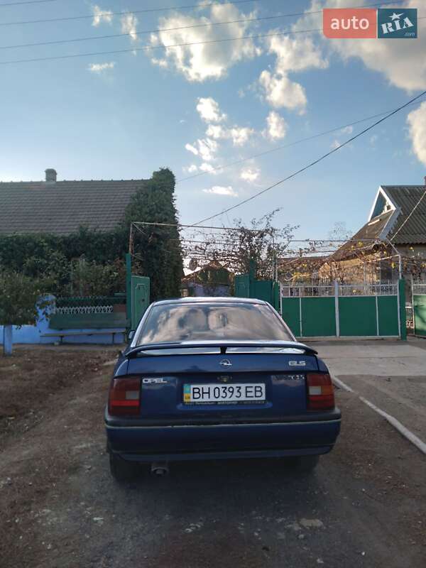 Седан Opel Vectra 1989 в Сарате