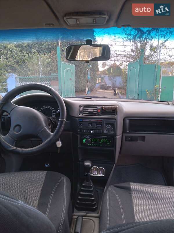 Седан Opel Vectra 1989 в Сарате