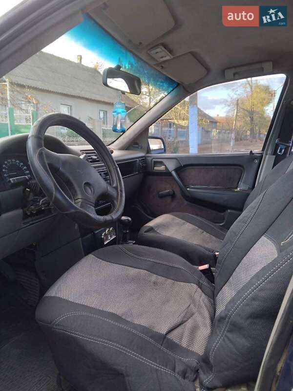 Седан Opel Vectra 1989 в Сарате