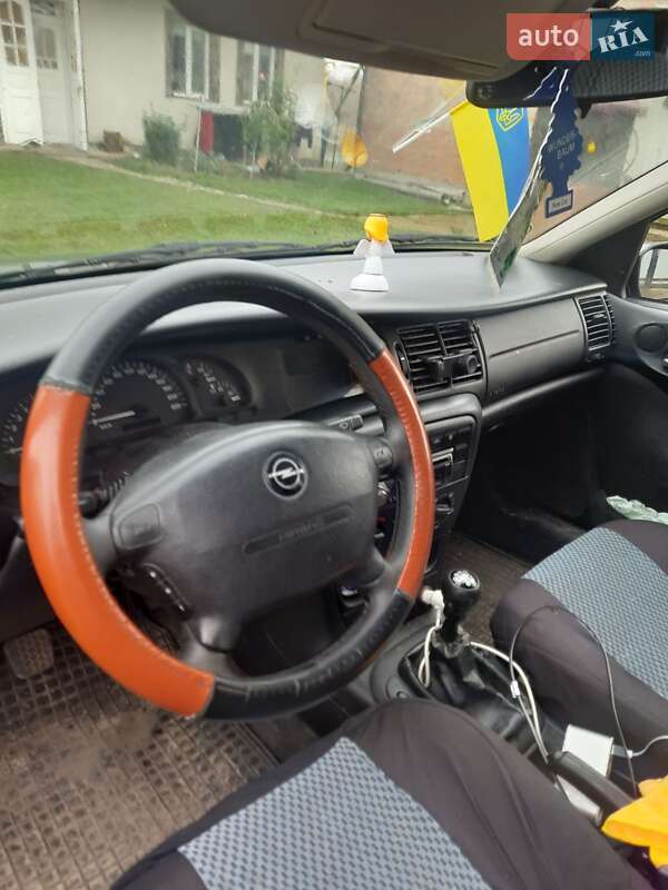 Універсал Opel Vectra 2000 в Чернівцях